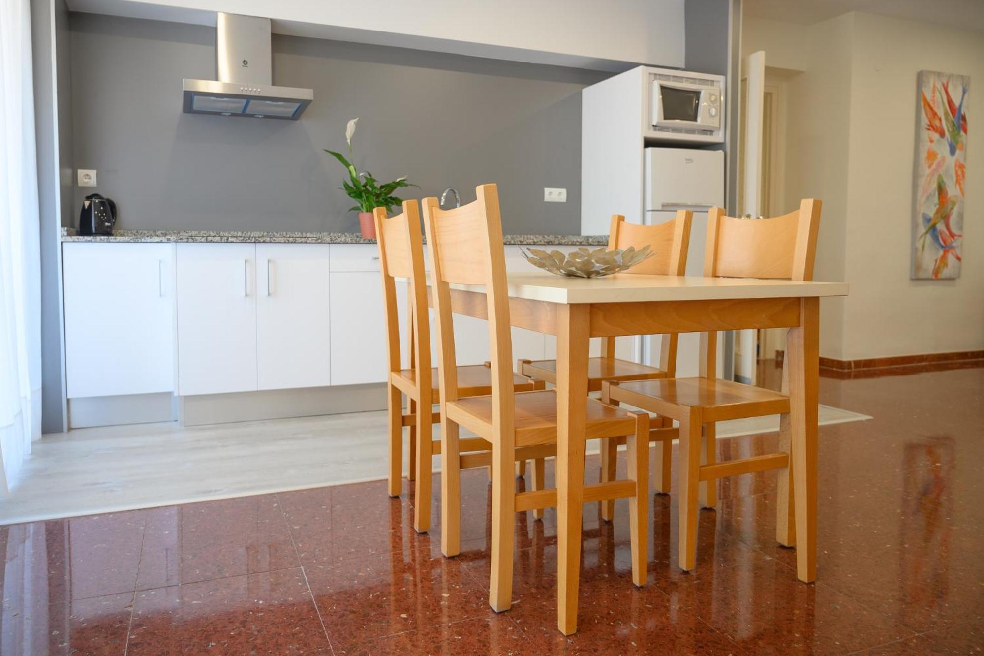 Beach Family Apartments 萨洛 外观 照片